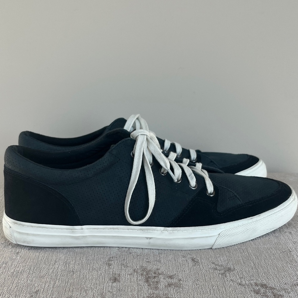 Banana Republic gray/black leather sneakers